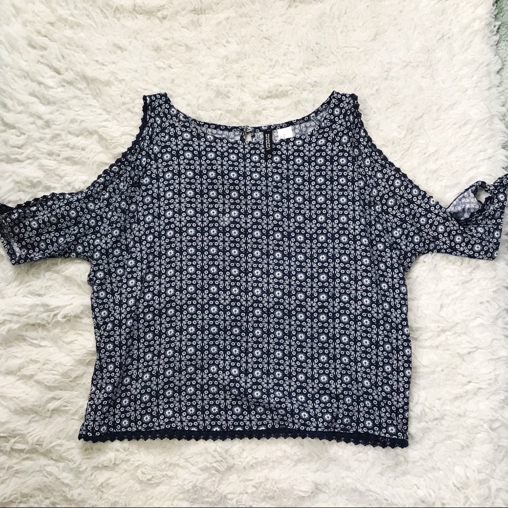H&M cold shoulder navy crop top